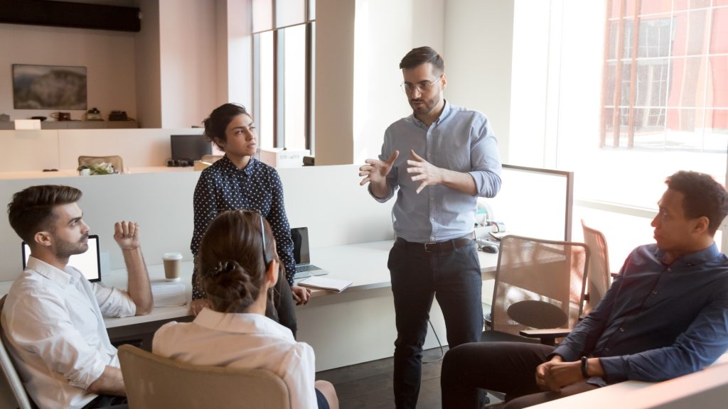 Guidare i team: Promuovere una comunicazione e collaborazione efficace