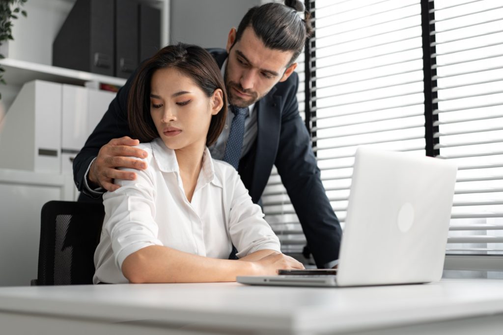 Prevenire le molestie nell'ambiente di lavoro globale - Edizione per dipendenti